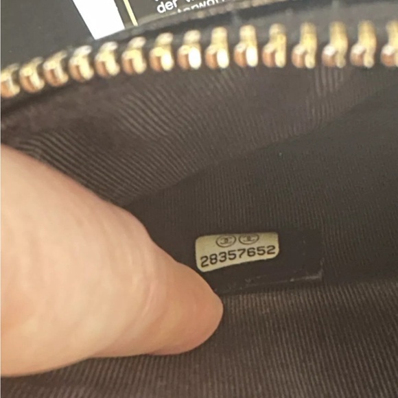 🖤RARE🖤 Chanel CC Calfskin Crocodile Embossed Cosmetic Case Pouch Black G… - Picture 13 of 13